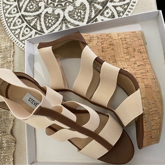 Steve Madden Wedge Heel - Picture 3 of 8